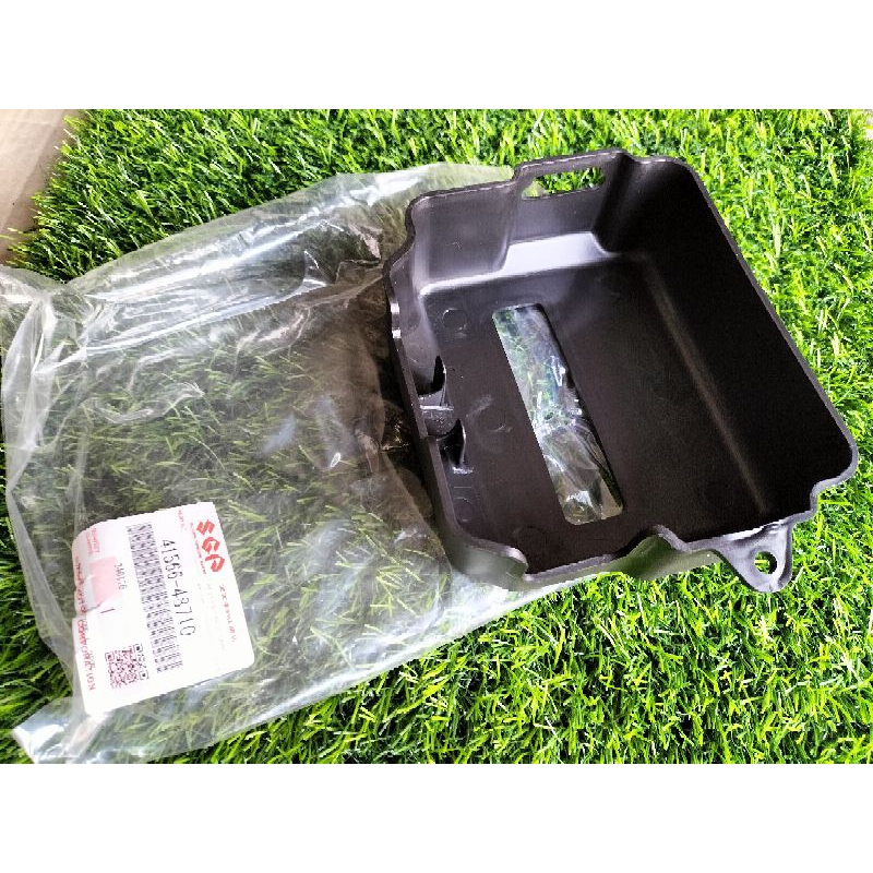 Tutup box aki plastik Suzuki ts 125 41566-48710-000 original SGP