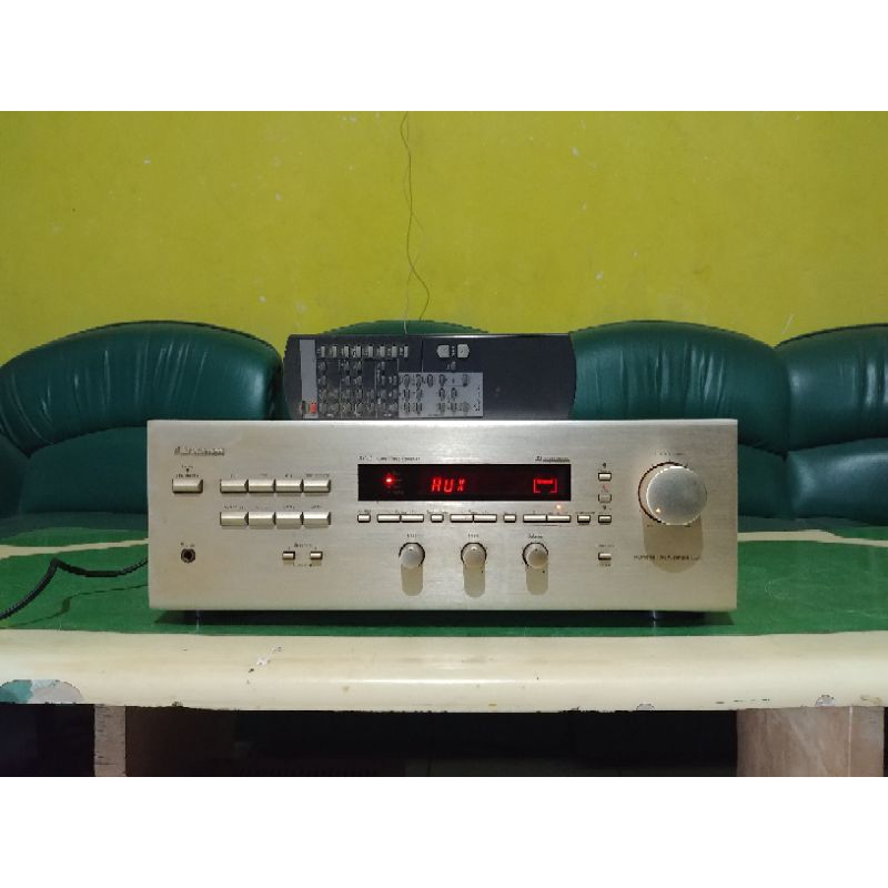 Ampli AV Receiver Nakamichi AV-7 plus remot Powerful