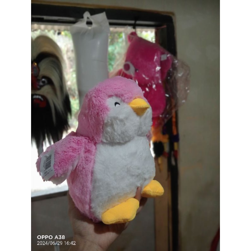 boneka pinnguin gembul