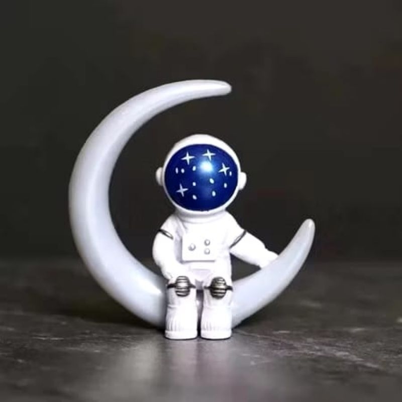 {BG} PAJANGAN KUE ULANG TAHUN ANAK ASTRONOT DUDUK DI BULAN LUAR ANGKASA / HIASAN KUE ULANG TAHUN AST