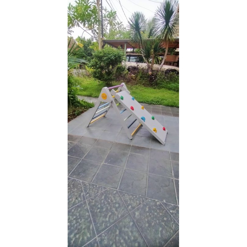 Sewa Brakiasi Pikler Triangle