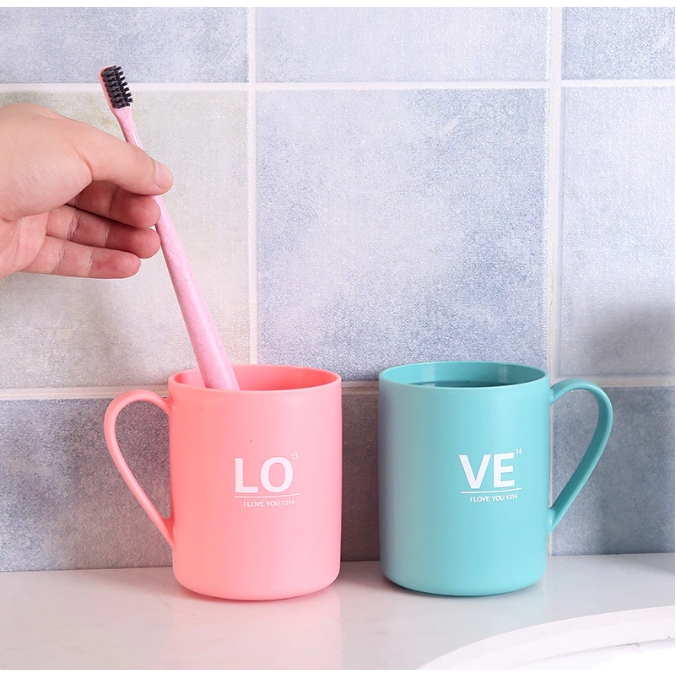Mug Couple Gelas Pasangan LOVE Lucu / Gelas Couple Plastik LOVE / Gelas LOVE Souvenir Cantik