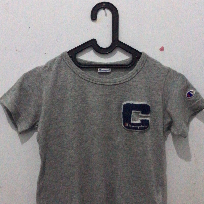 Kaos crop champion ori 100% PRELOVED PRIBADI