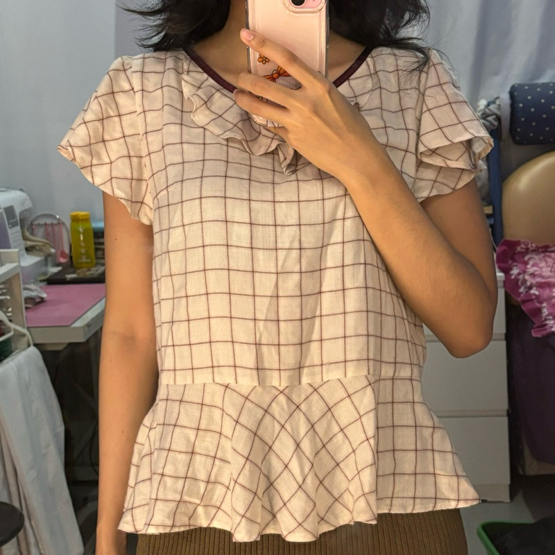 Preloved Blouse Ruffle