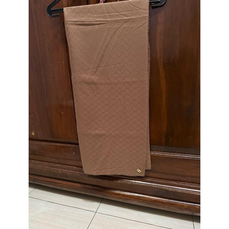 Preloved Button Scarves Hijab Monogram Tapis