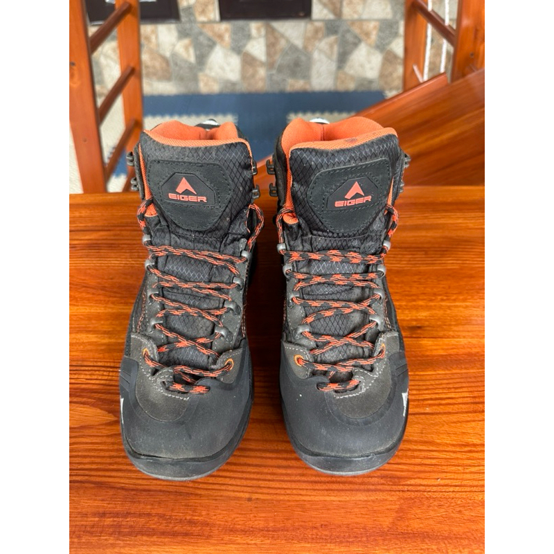 Preloved Eiger Sepatu Gunung Wanita