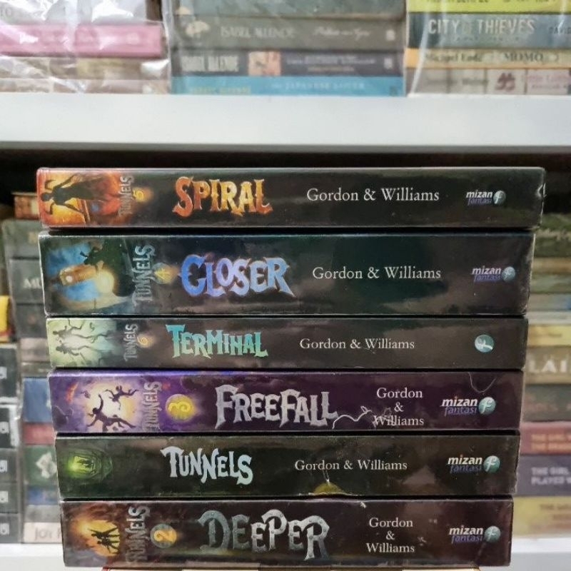 Seri Tunnels lengkap (Spiral, Closer, Terminal, Freefall, Tunnels, dan Deeper) preloved ORIGINAL by 