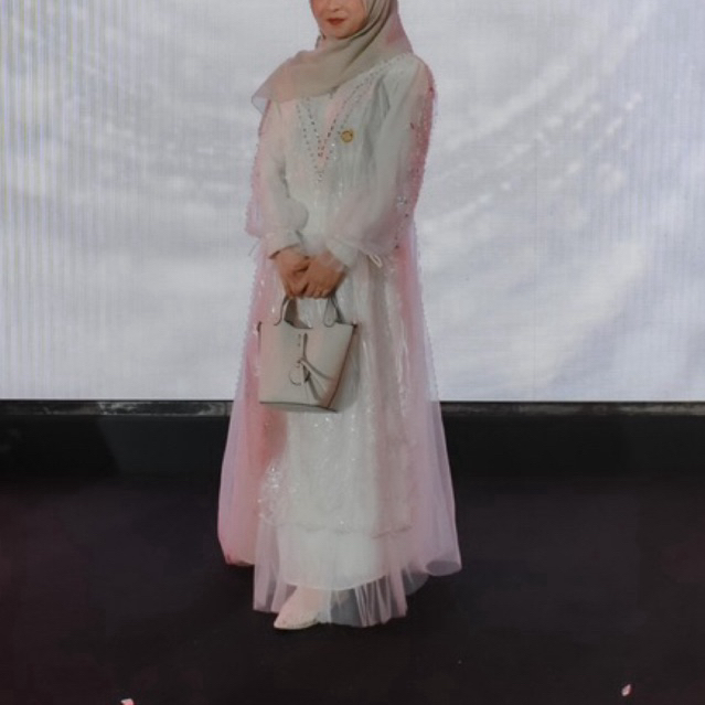 preloved brukat gaun putih