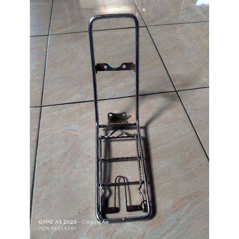 Rak depan yamaha v75