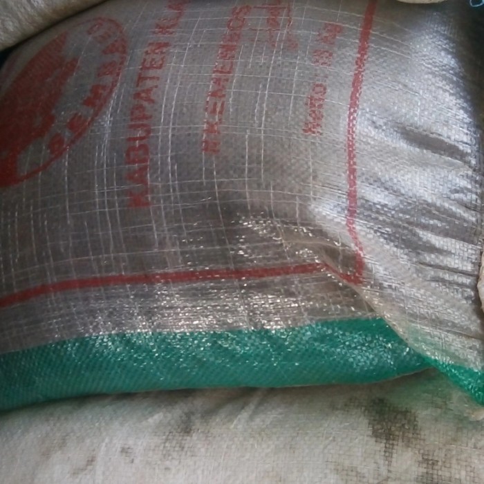 Tanah lembang karung besar