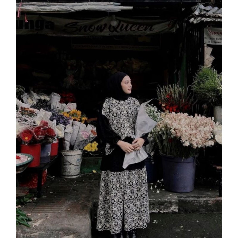 One Set Raya Series Haidee & Orlin Brukat