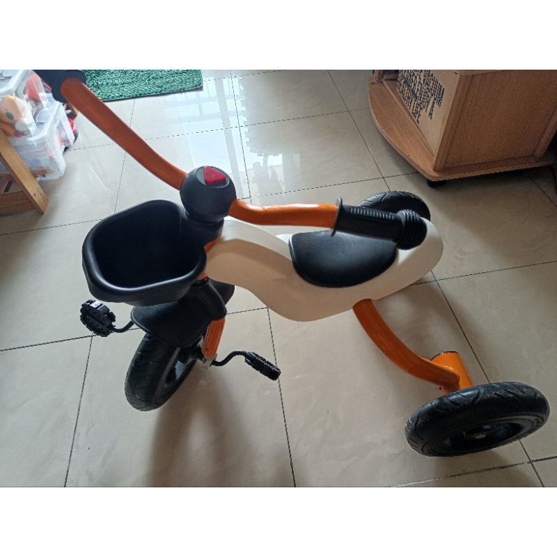Sepeda roda tiga tricycle anak balita