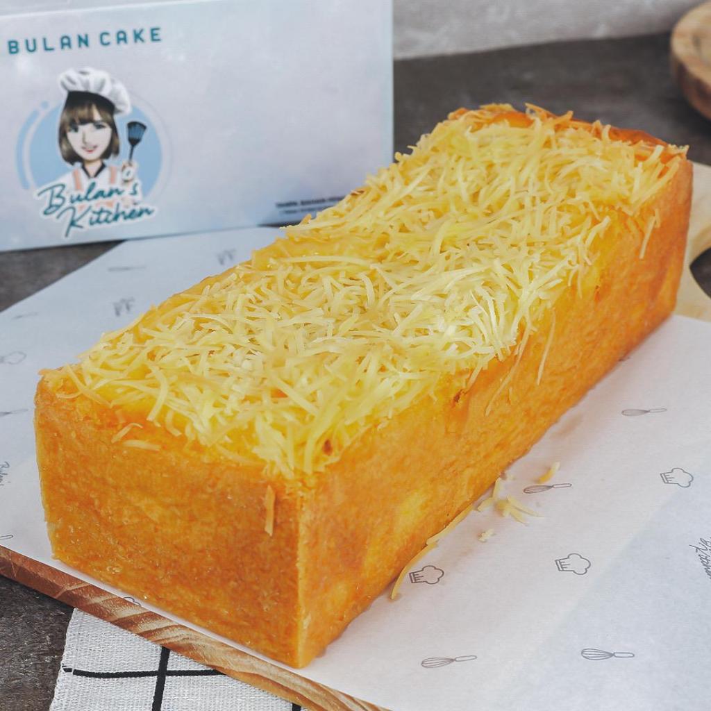 

Bolu Jadul Sultan Keju Bulan Cake by Bulan's Kitchen