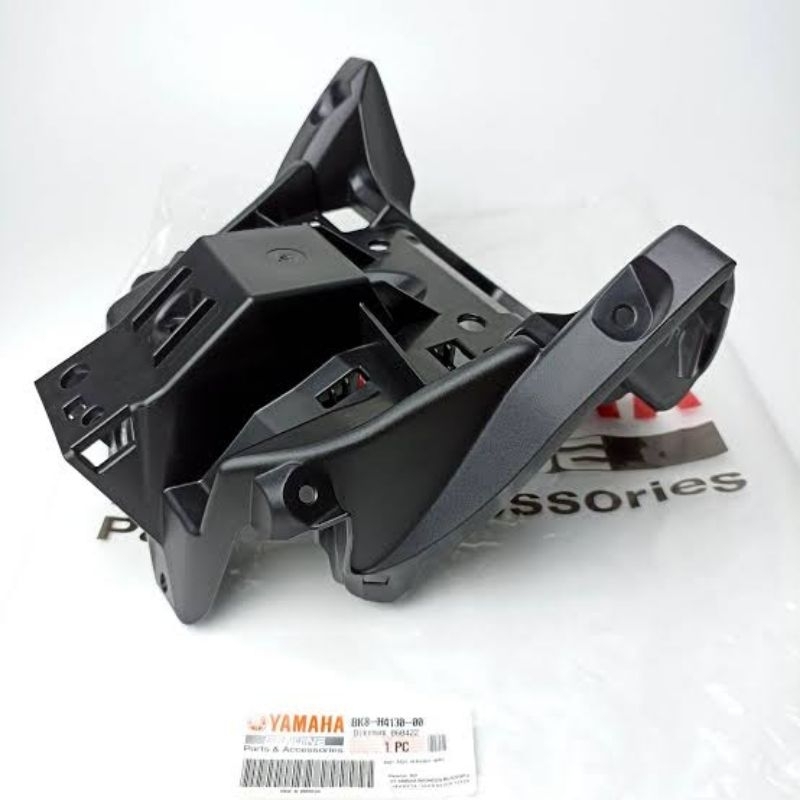 Batok belakang Vixion New Led R 2017 ori YGP BK8-H4130-00