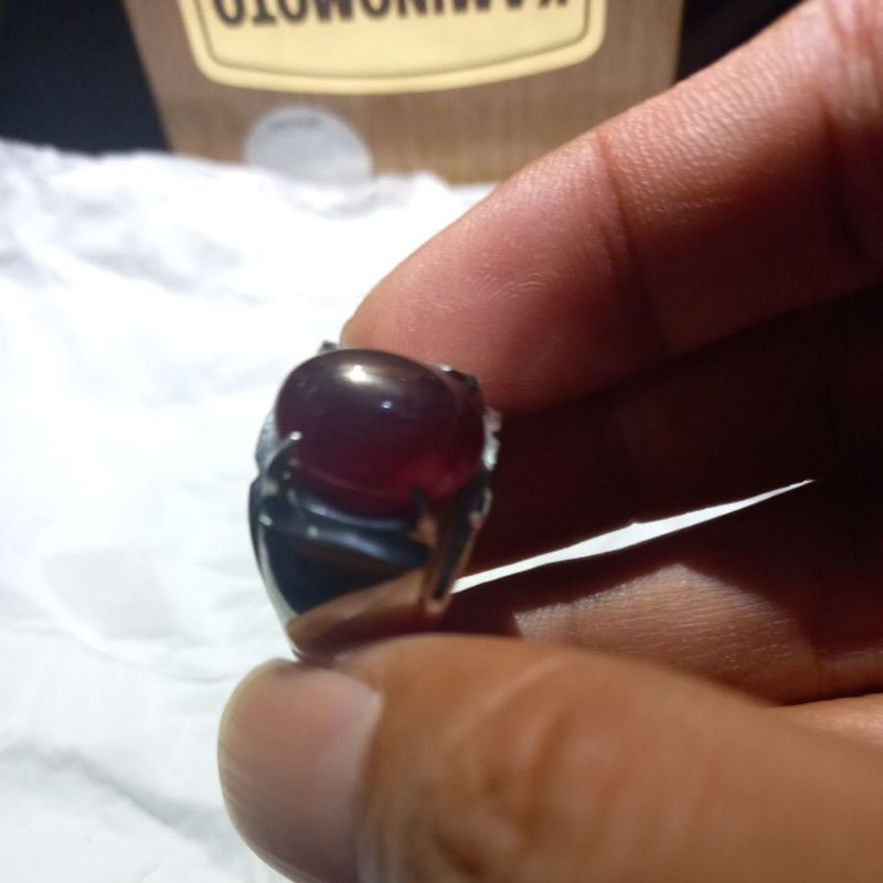 cincin red garnet