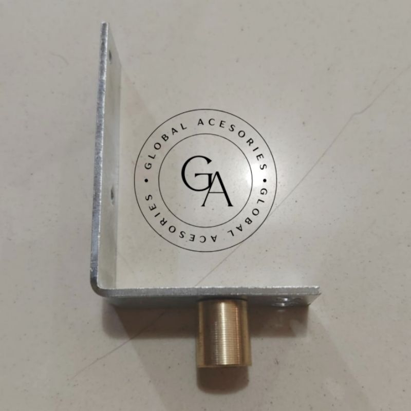 Roda bawah pintu lipat