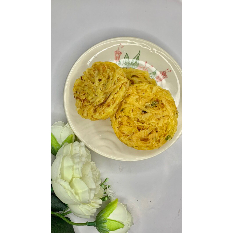 

Kerupuk Kuning (Garumbuak, golong-golong, sangguluang, karupuak kuniang) | Makanan Khas Minang