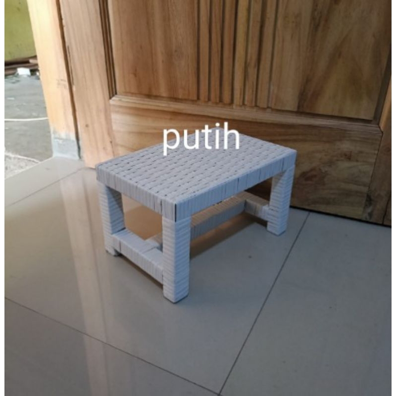 kursi jongkok dingkelik kayu. kursi lesehan