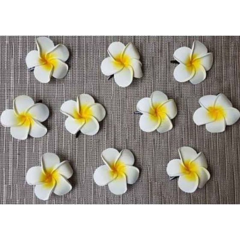 Jepit Bunga Bali Bunga Kamboja Putih 7 Cm