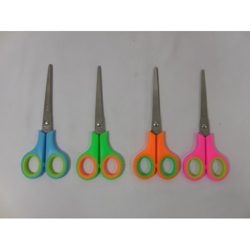 

SATU RENTENG GUNTING TANGGUNG ESTIKA GUNTING SERBAGUNA WARNA WARNI ISI 12PCS