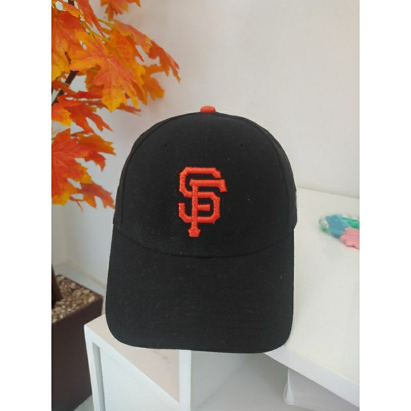 topi new era logo sf