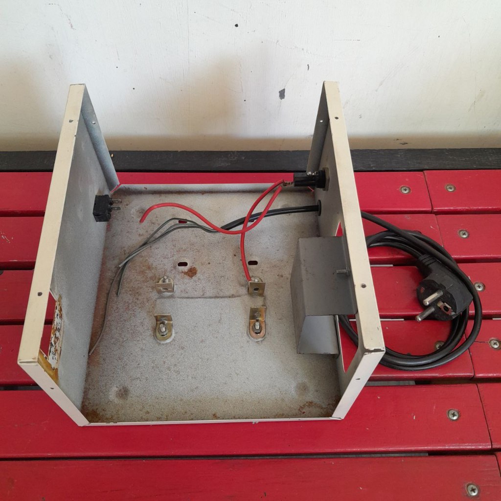 Box Casing Stavolt Kasugawa 500va (Bekas)