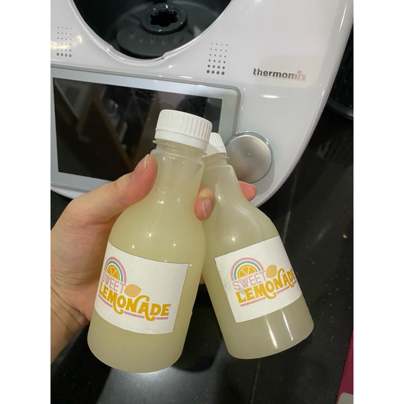 

Fresh Lemonade with Rock Sugar