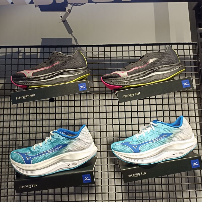 Sepatu Running Mizuno Rebellion Flash 2