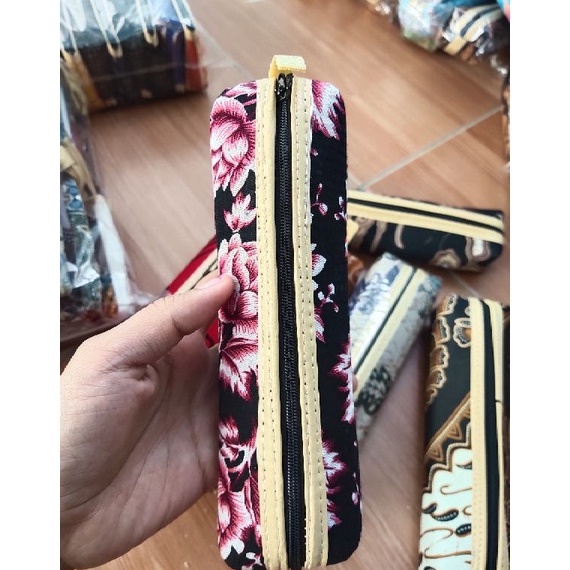 

Top Discount 5pcs Souvenir Dompet Pensil Batik Murah 19cm Souvenir Hawa