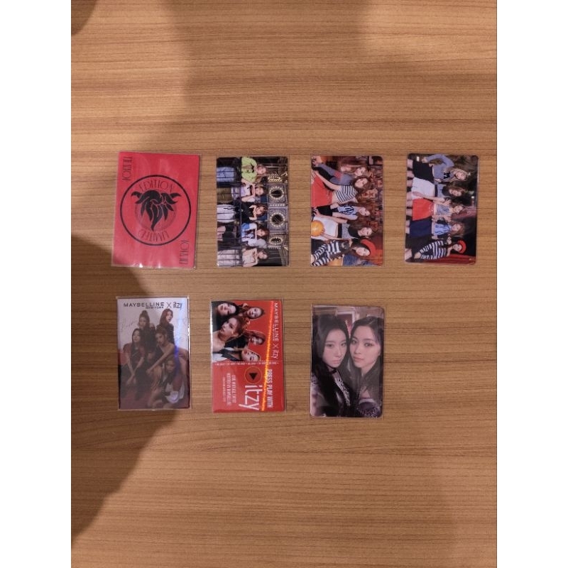 Photocard ITZY OT5 csi Maybelline sneakers