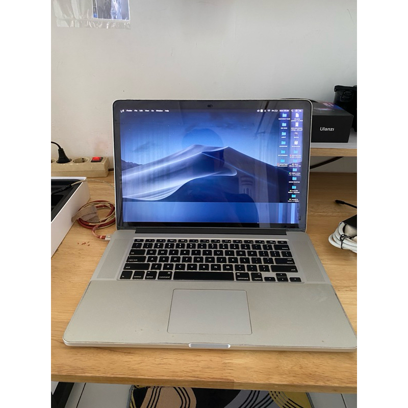 Macbook pro 2012 15” i7 ram 8 ssd 512 retina display