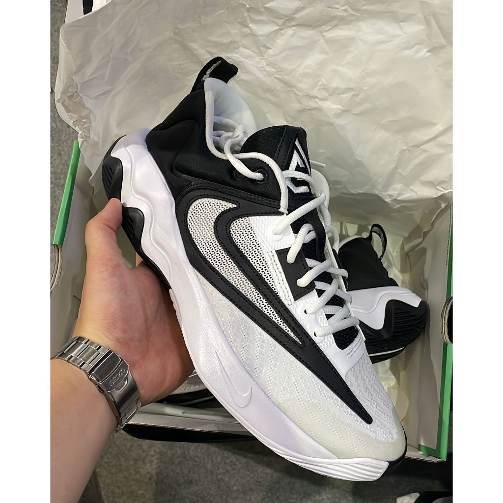 NIKE GIANNIS IMMORTALITY 3 OREO