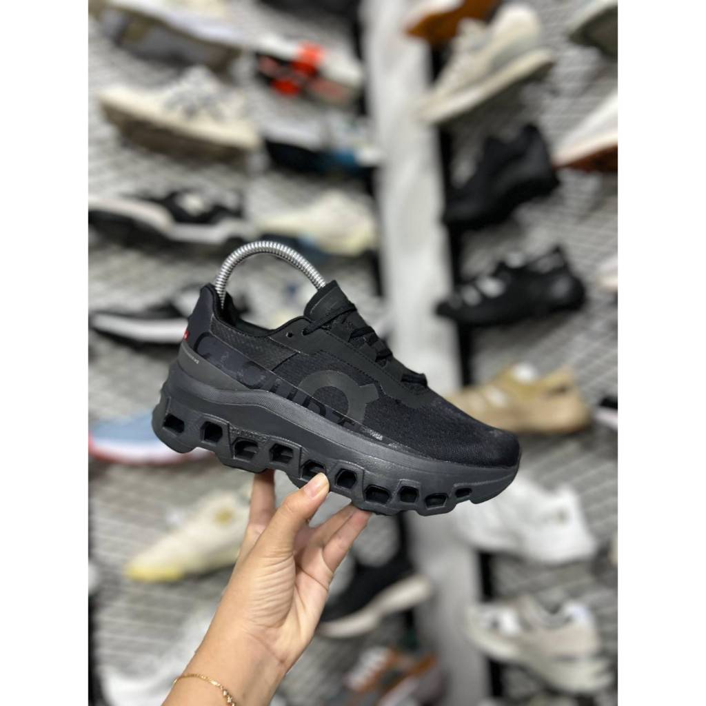 ON CLOUD FULLBLACK PERFECT KICK