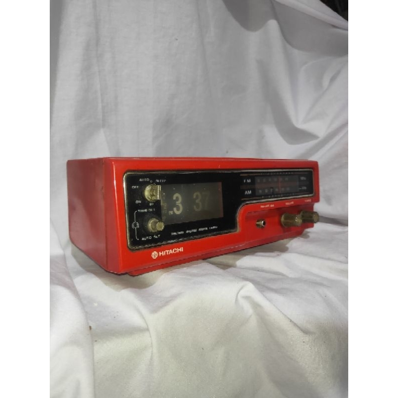Alarm radio jadul klasik Hitachi