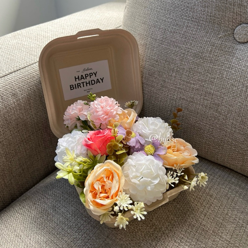 Flower Box // Bunga Palsu // Kado Bunga // Bouqet Bunga // Kado Bunga // Kado Wisuda // Bento Flower