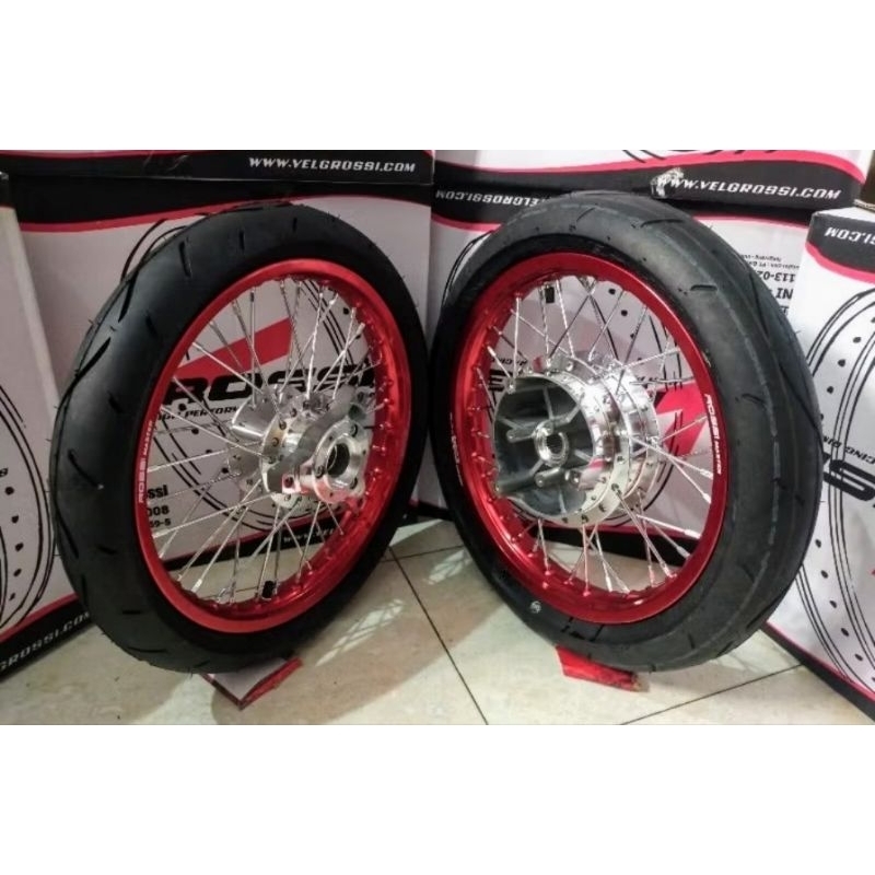 sepaket velg PCX 150/160/+ban luar tingal pake velg Rossi ring 17 UK 160/160/17