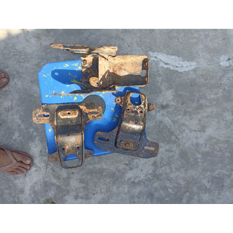 pangkon spakbor belakang dan pangkon stoplamp c700 c800 original copotan