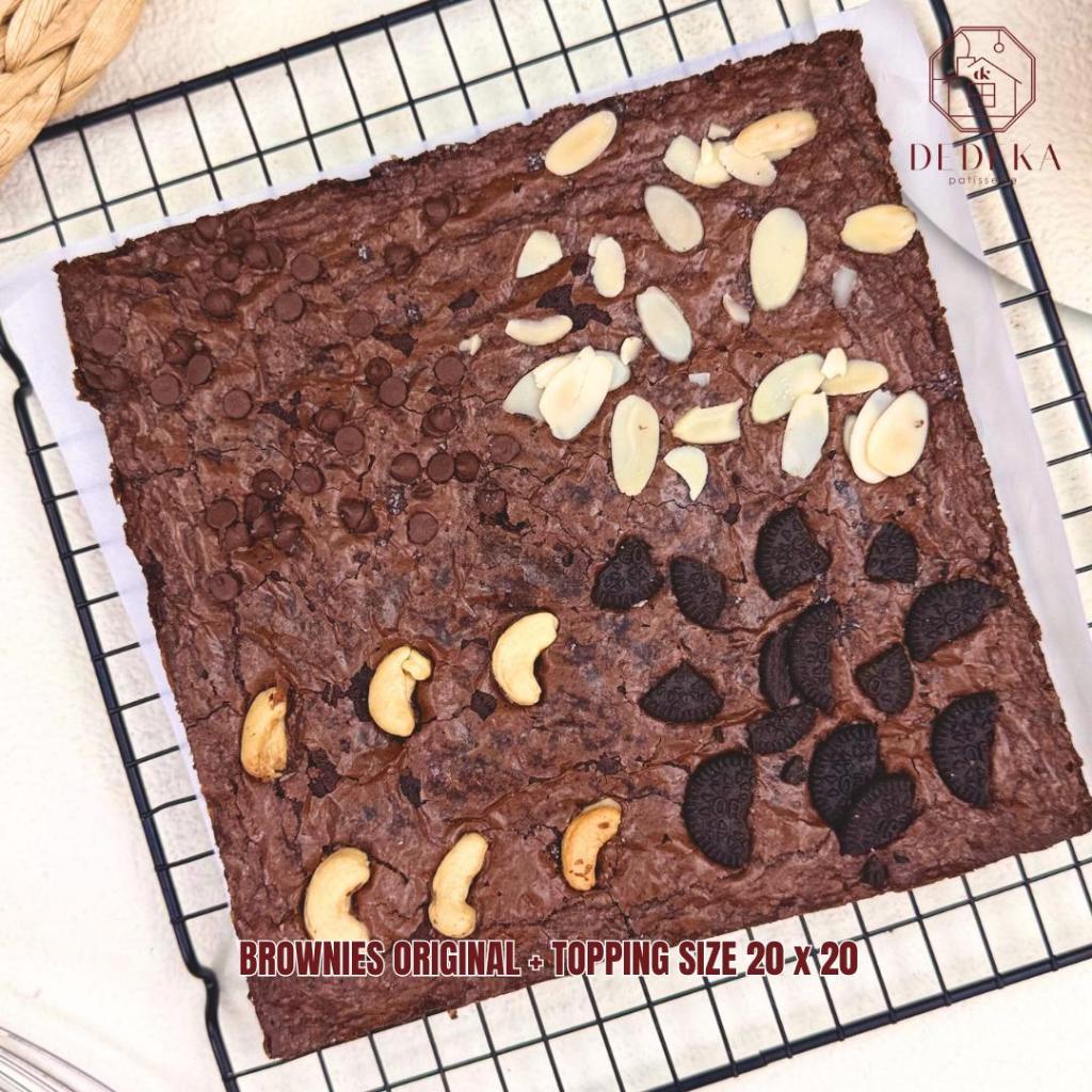 

Fudgy Brownies Original + Topping Premium