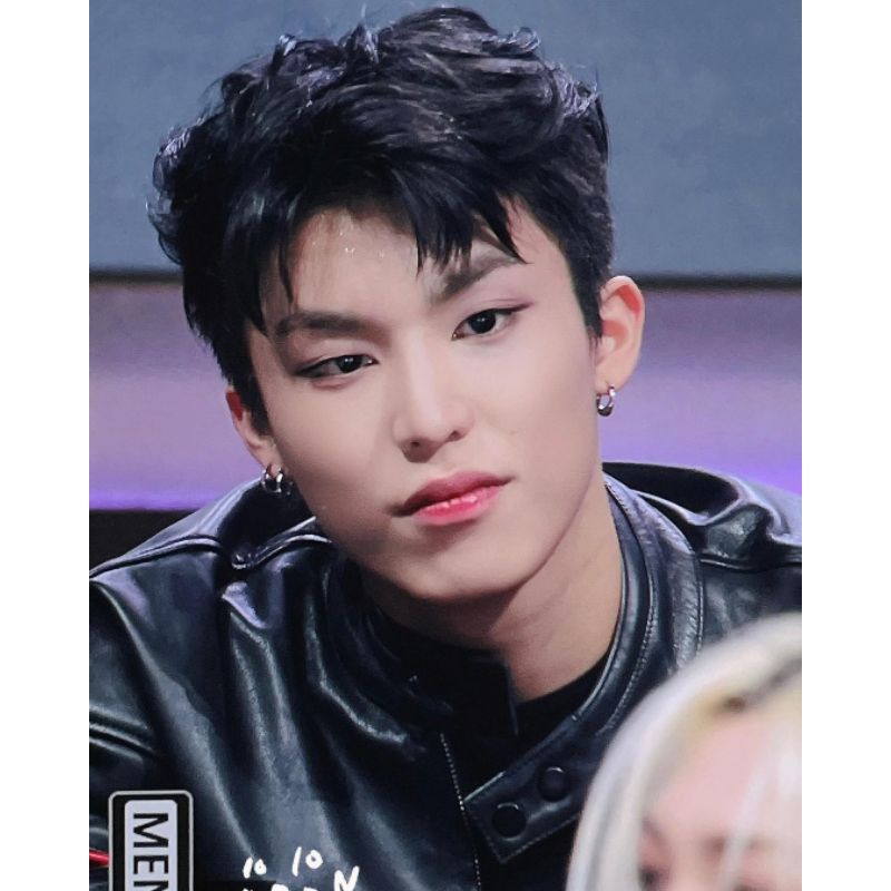 

Jeongwoo