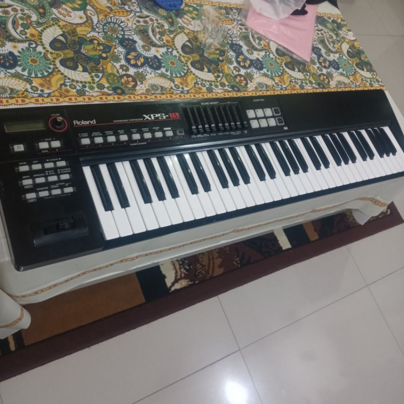 Roland XPS - 10 bekas pemakaian