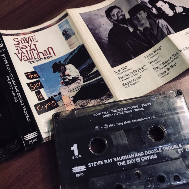 Kaset Pita Stevie Ray Vaughan - The Sky Is Crying