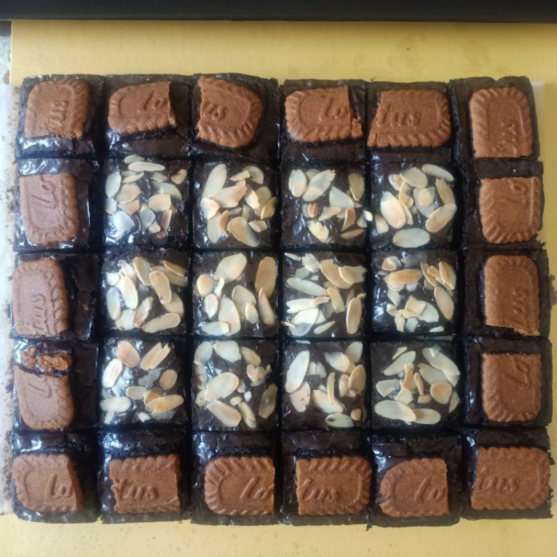 

Brownies Panggang mix topping