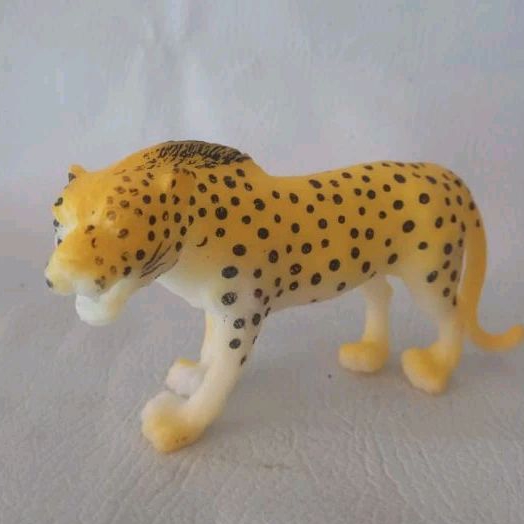 Mainan Action Figure Animals Macan tutul