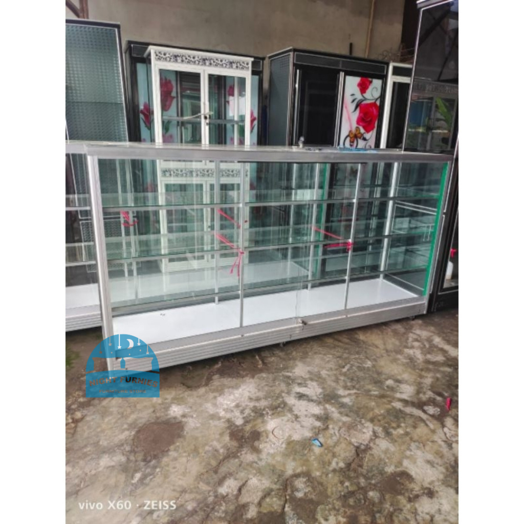 Etalase kaca 2 meter / etalsae kaca alumunium minimalis / etalase toko / etalase kaca pakai roda