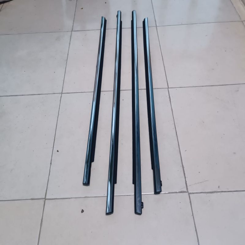 pelipit kaca luar mobil avanza xenia lama vvti 2004-2011 chrome original