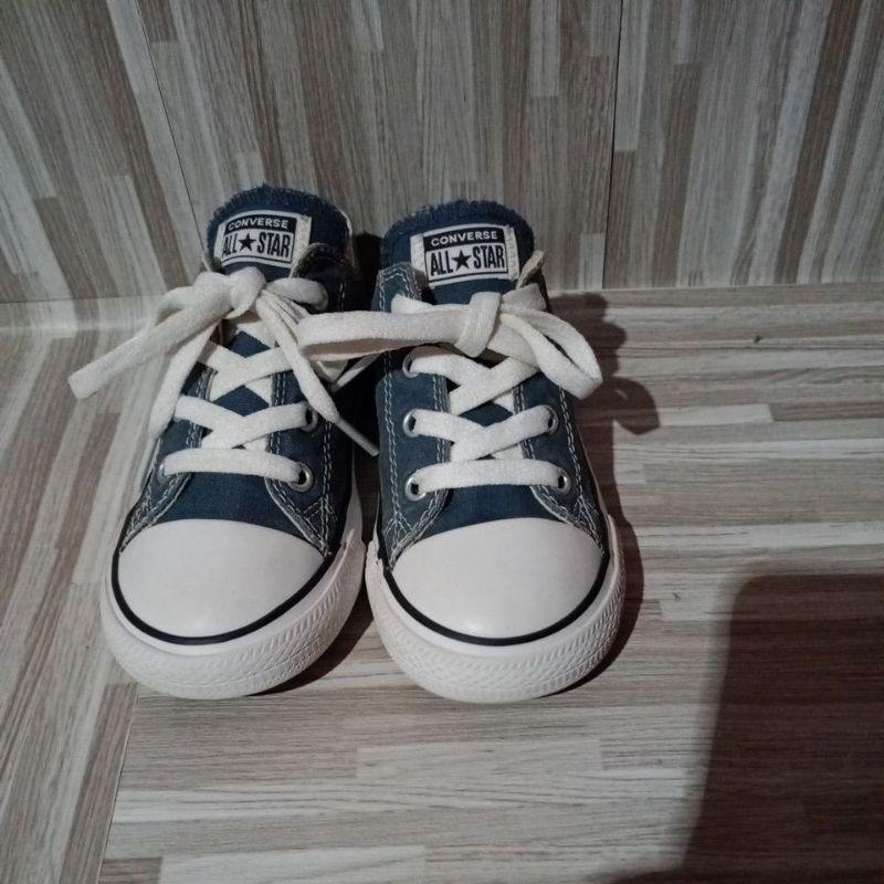 Sepatu Second Branded Converse Anak