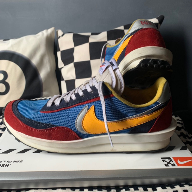 sepatu nike sacai