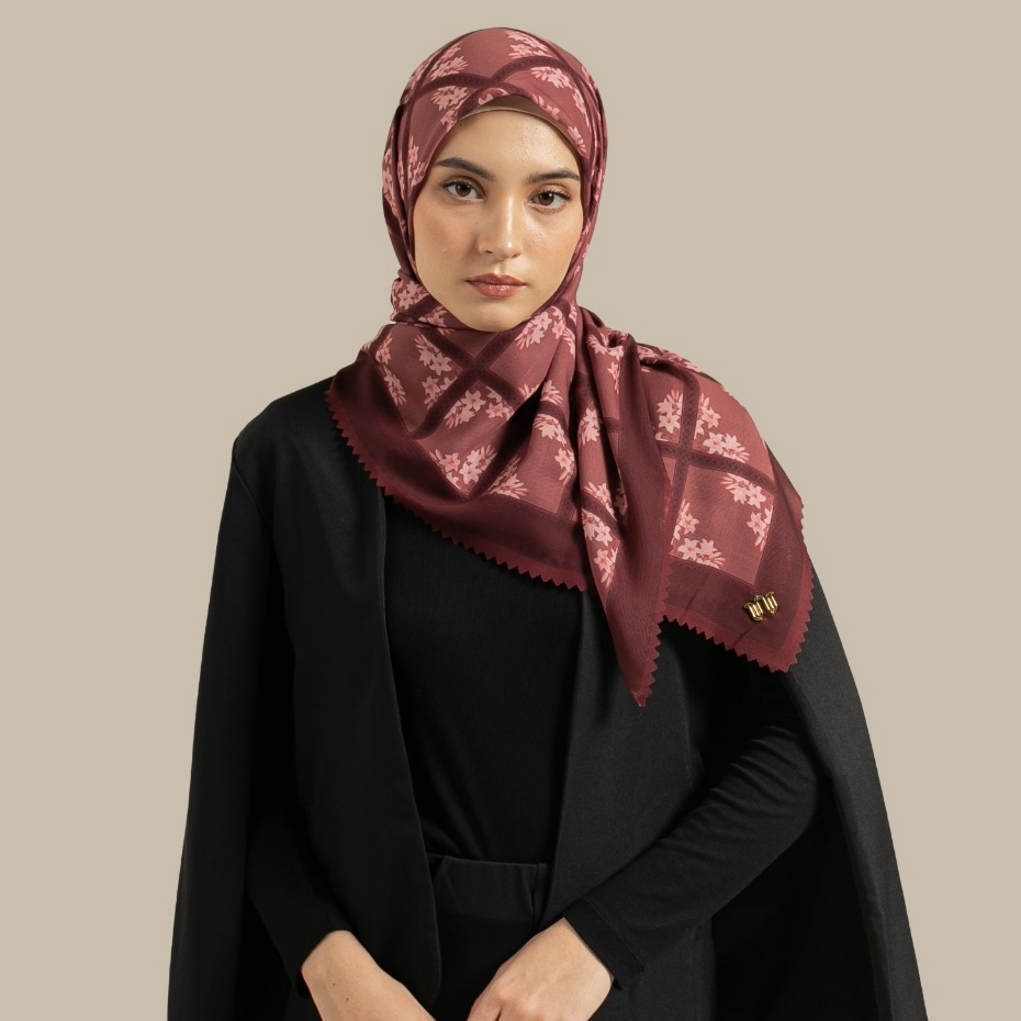 Wulang Narawangsa Hijab Segi Empat Square Flower Maroon | Kerudung Segi Empat | Hijab Motif Segi Emp