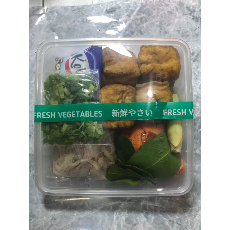 

Tahu isi ayam suwir pedas