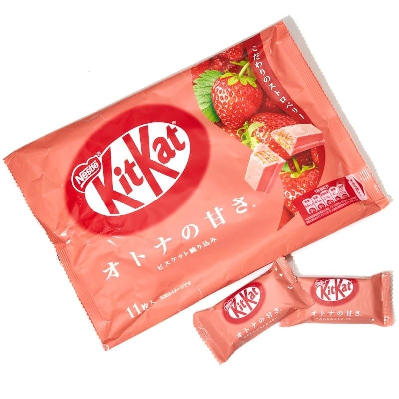 

Kit Kat Strawberry / Kit Kat Jepang Stroberi / Strawberry Kitkat / Kitkat jepang / Coklat Kitkat rasa stroberi / Coklat Premium / Coklat Stroberi